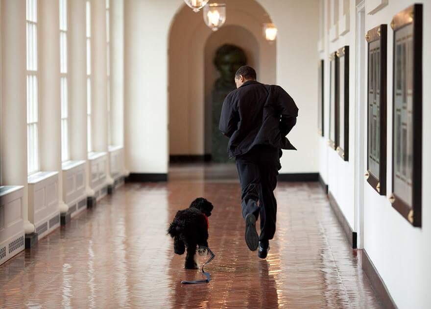 Foto Obama yang sedikit kocak