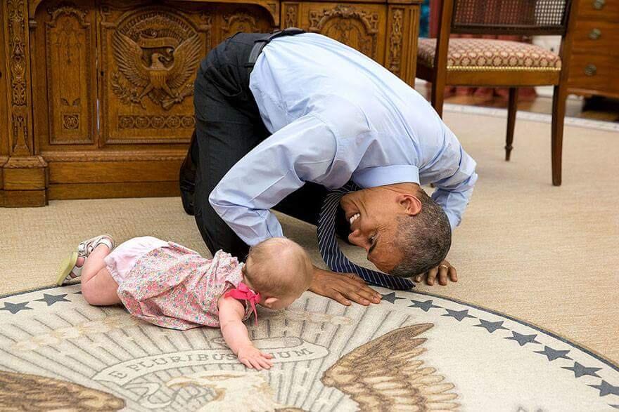 Foto Obama yang sedikit kocak