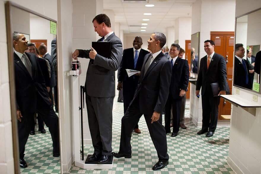 Foto Obama yang sedikit kocak