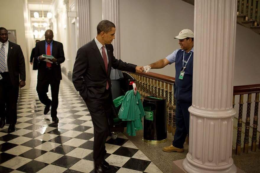 Foto Obama yang sedikit kocak