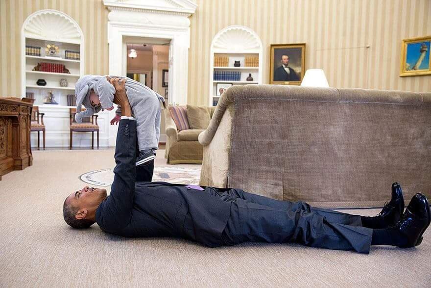 Foto Obama yang sedikit kocak