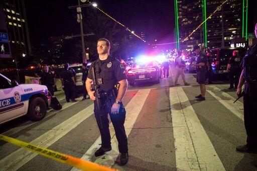 REAL USA SNIPPER ATTACK : 5 polisi dallas tewas ditembak snipper