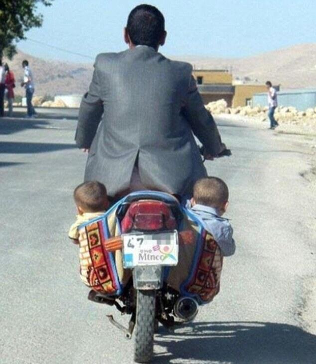 Perilaku Buruk Orang Tua pada Anak : Dalam Foto