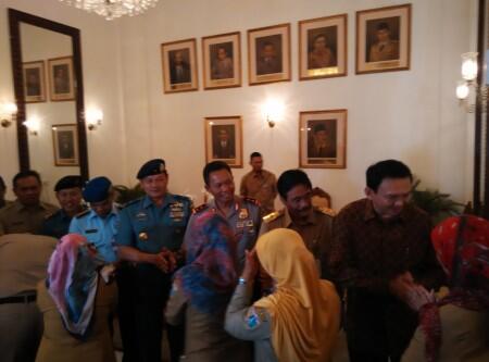 Ratusan PNS DKI Antre Bermaafan dengan Ahok