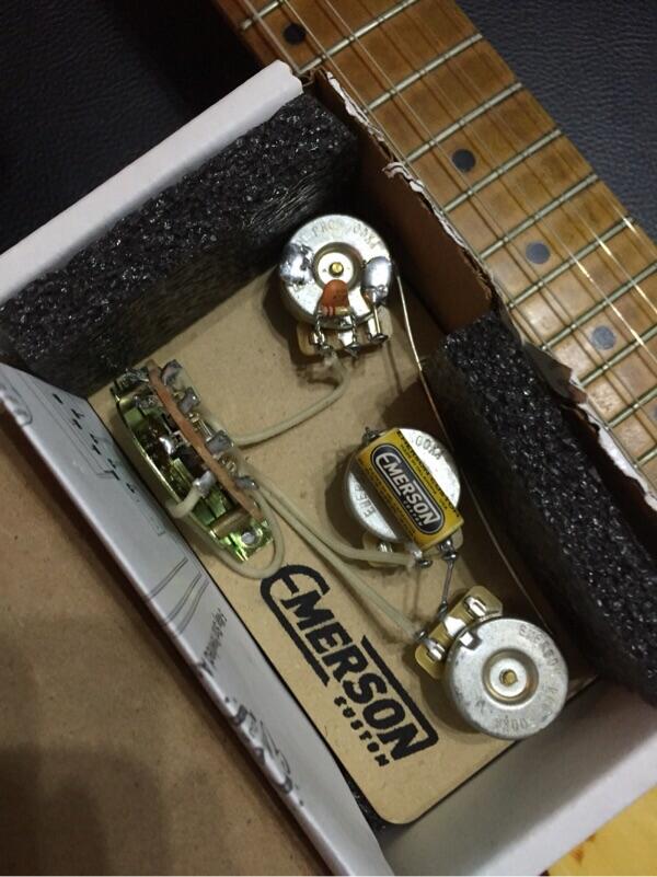 Terjual Emerson Prewired Kit 500k Pots Wiring Potensio Stratocaster Paper In Oil Capasitor Kaskus 4346