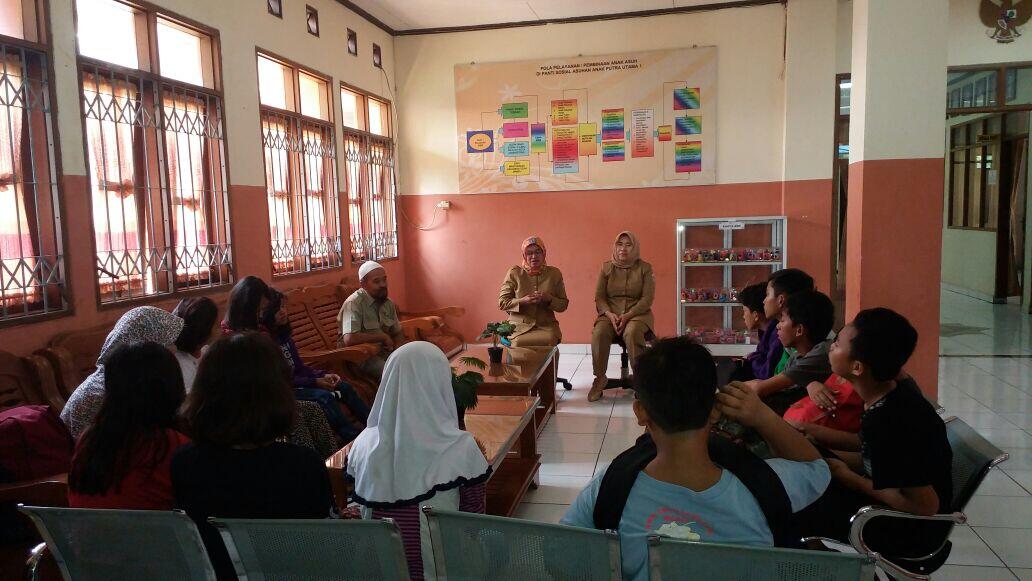 Anak-Anak Panti Selesaikan Masa Sekolah Dasar
