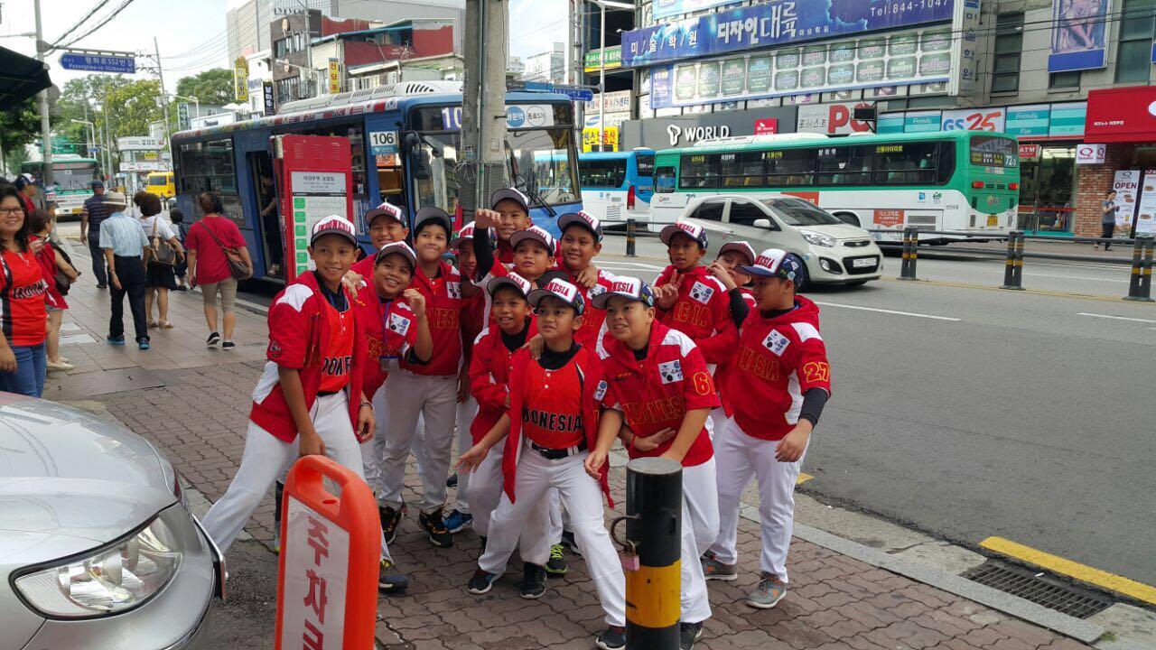 Kibarkan merah putih di korea selatan
