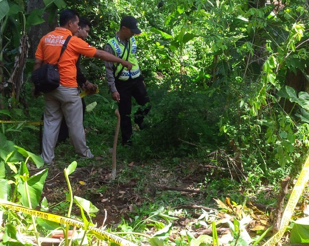 Warga Bogor Temukan Potongan Kaki Kanan di Selokan Kemudian Dikuburkan