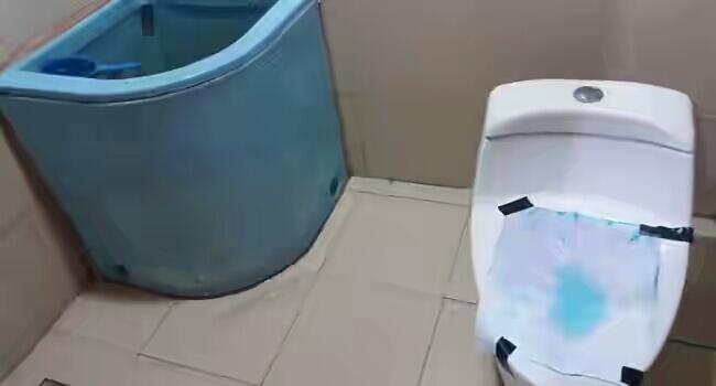 #Toilet Gedung DPRD DKI Seperti Terminal