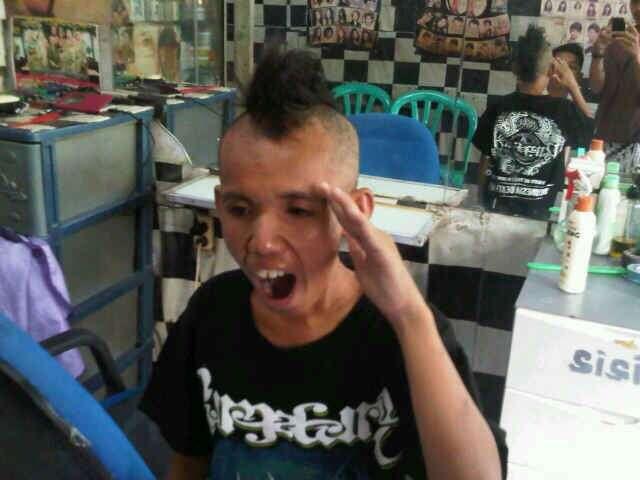 Beberapa Hal Yang Ada Di Grup Chat Cowo