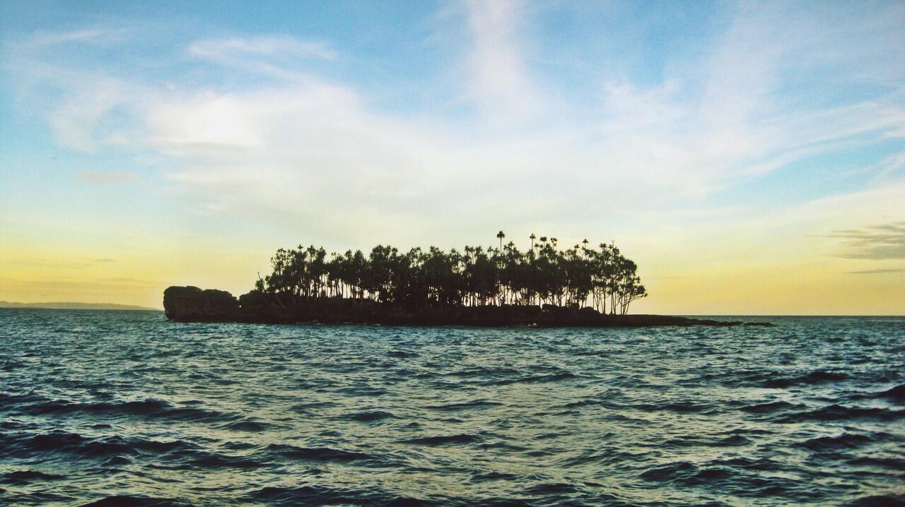 Pulau di Maluku ini ada 4 agama, Agama Hindu adalah mayoritasnya.