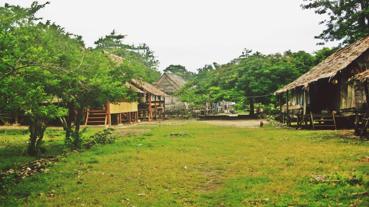 Pulau di Maluku ini ada 4 agama, Agama Hindu adalah mayoritasnya.