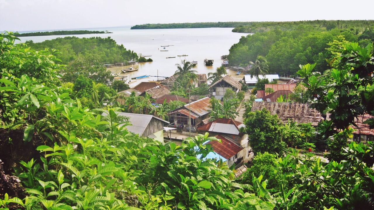 Pulau di Maluku ini ada 4 agama, Agama Hindu adalah mayoritasnya.