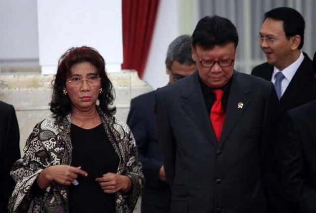 Foto Menteri Susi kepalkan tangan ke Ahok, maksudnya apa?