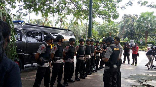 Ada Ancaman Bom, Polisi Turunkan Tim Sisir Balai Kota DKI