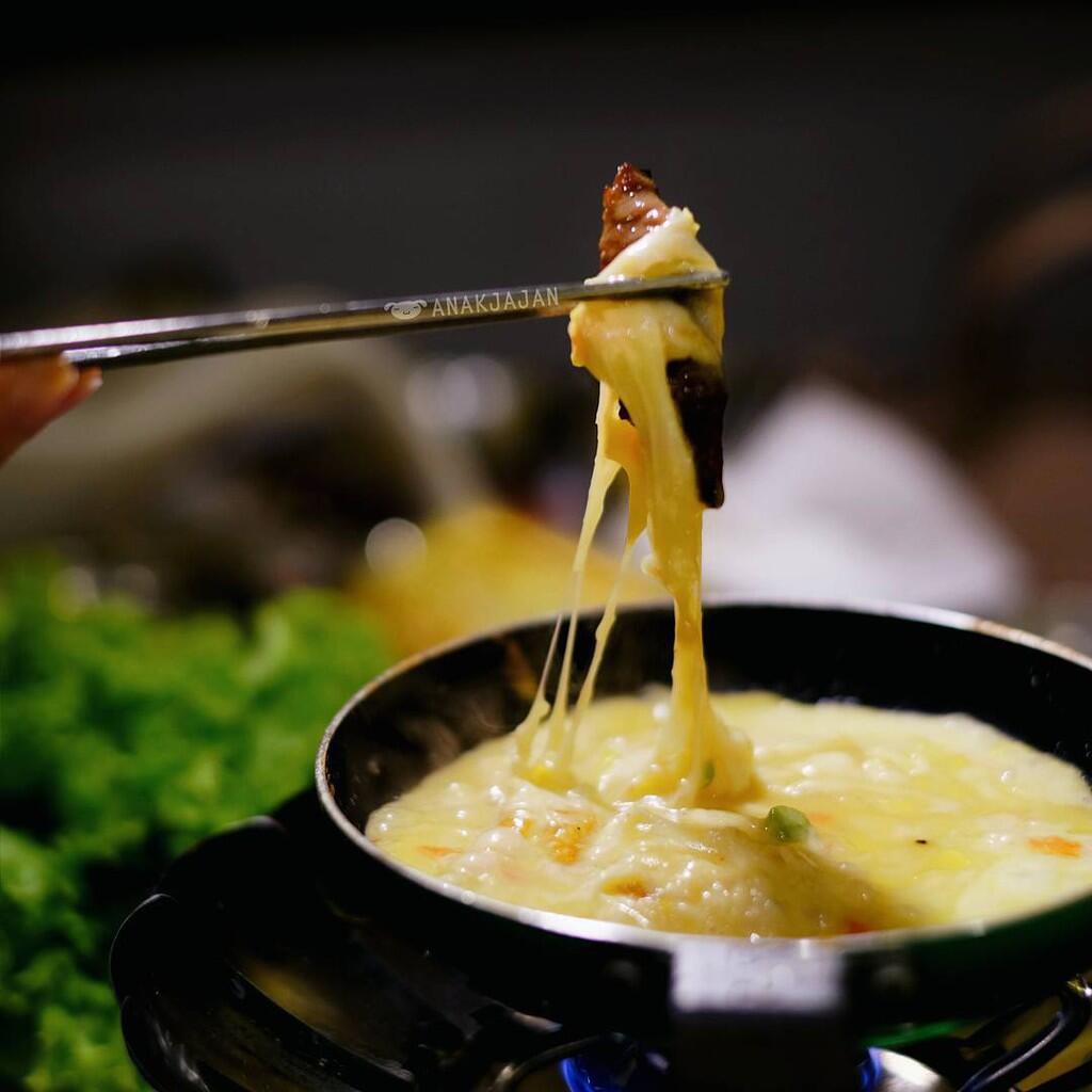 Buat Yang Doyan Keju, Harus Nyobain Makanan-Makanan Ini!