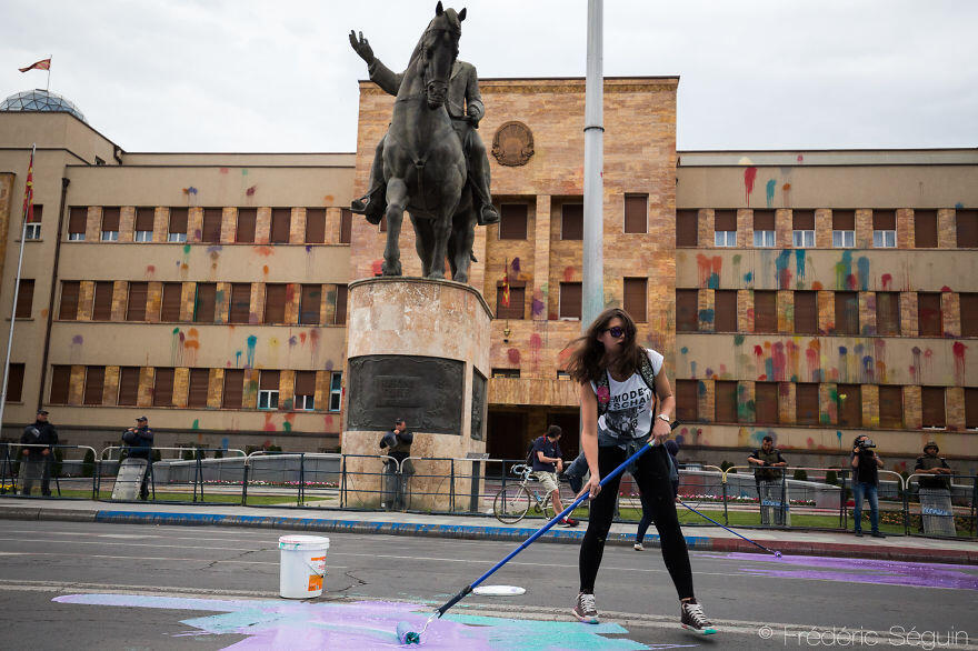 Demonstrasi Penuh Warna di Republik Makedonia