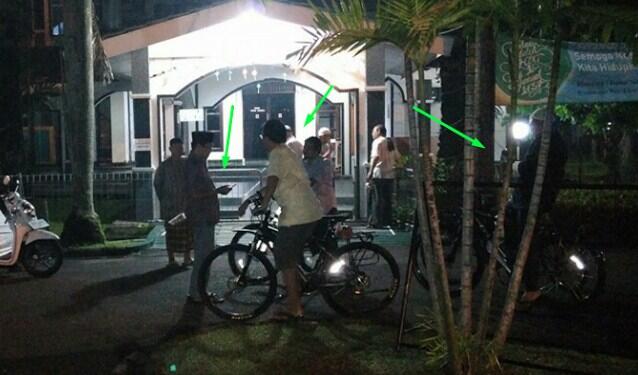 Masjid ini Tiba-Tiba Ramai di Datangi Pemuda Tak Di Kenal, Ada apa sih