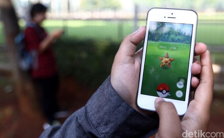 Asyik Bermain Pokemon Go, Ponsel Pelajar SMA di Bandung Dirampas Penjambret