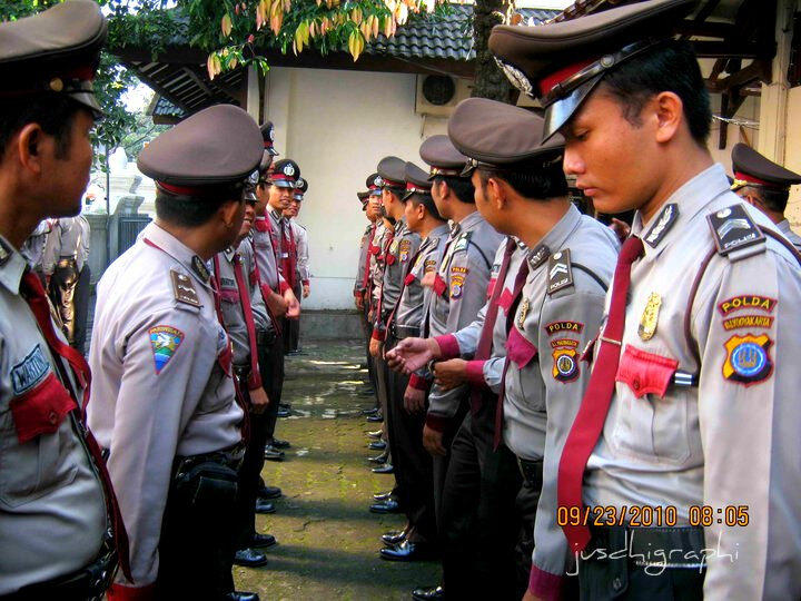 Mari Gan, Mengenal Jenis Seragam Kepolisian Kita 