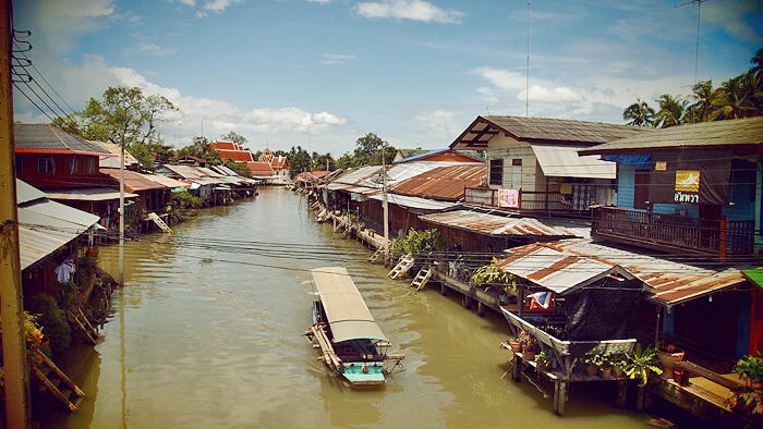 Berpetualang di Pasar Terapung Damnoen Saduak
