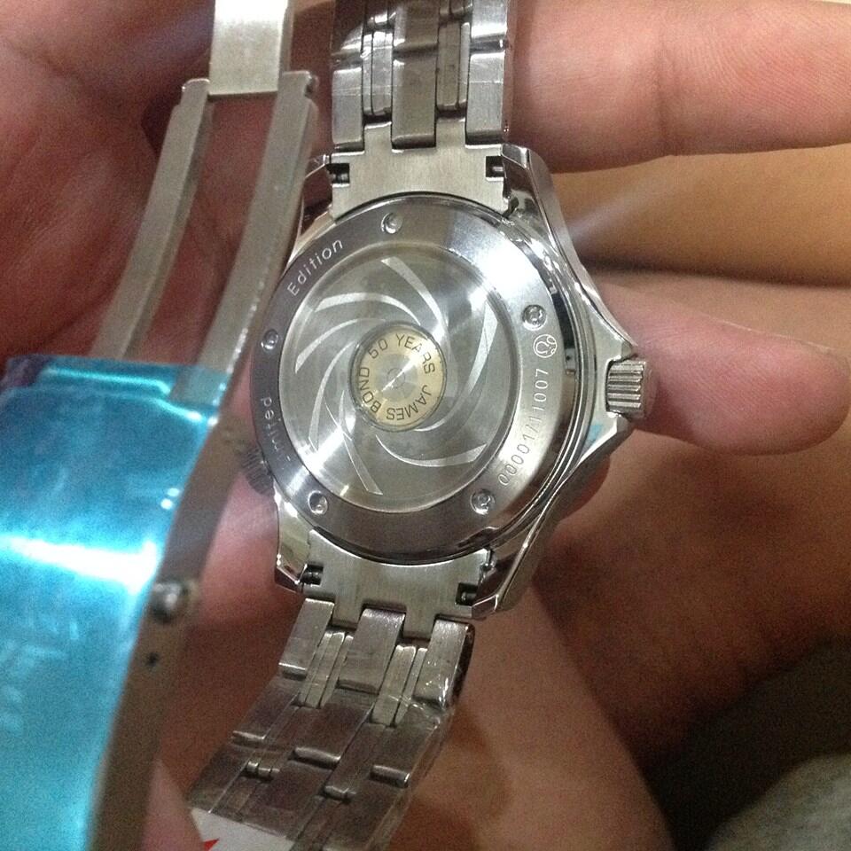 EDISI ULTAH KE 50 THN- -JAMES BOND -- 41mm Omega Seamaster 212.30.41.20.01.005