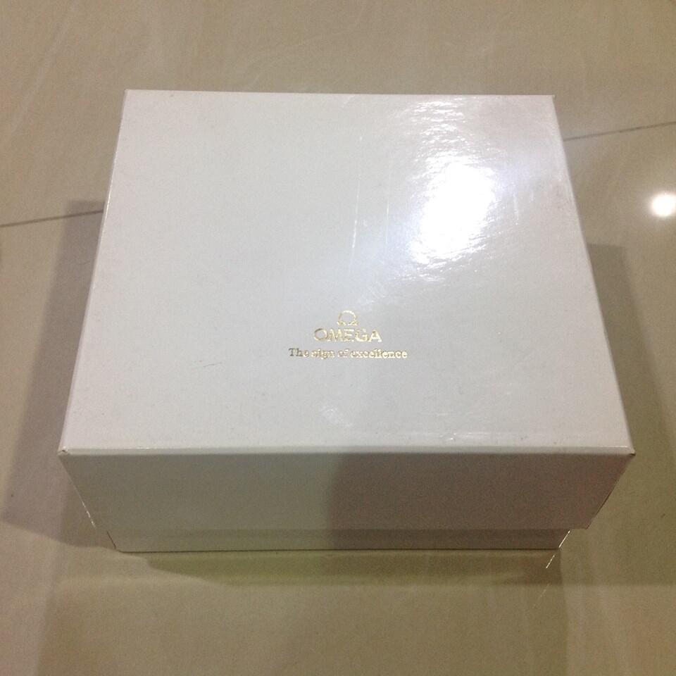 EDISI ULTAH KE 50 THN- -JAMES BOND -- 41mm Omega Seamaster 212.30.41.20.01.005