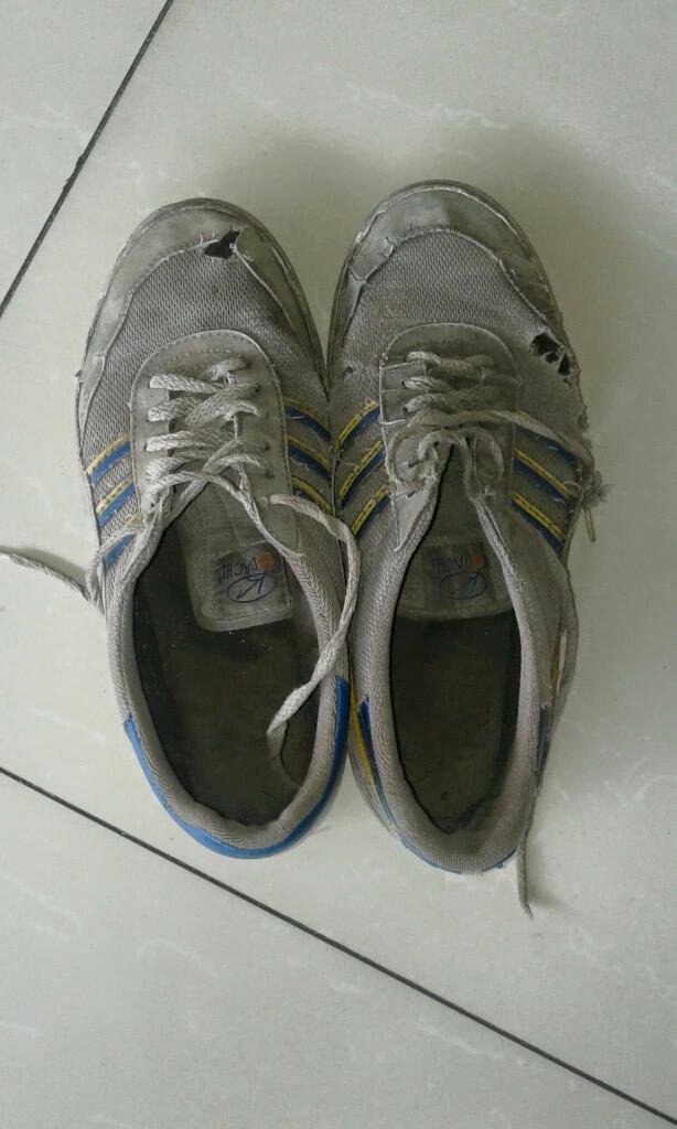 Sepatu Saulin Soccer