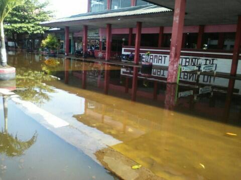 Terminal Terboyo Semarang.. Calo Bertebaran dan segala keanehannya