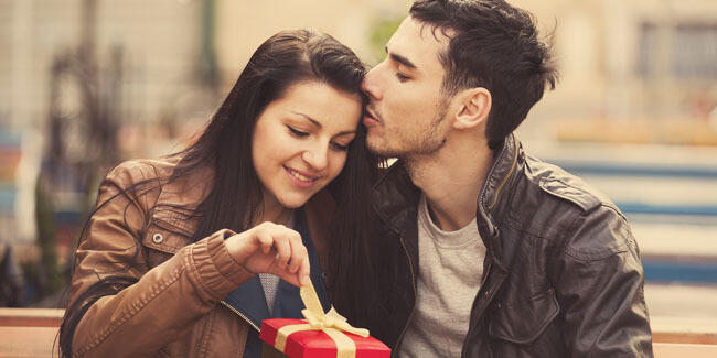 4 Alasan Mengapa Hubungan Kamu Digantungin Pacar