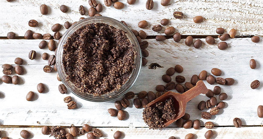 Scrub Pakai Kopi Agar Kulit Mulus Selamanya