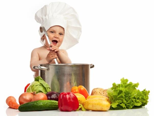 Dede bayi baru mulai belajar makan? hindari 10 kesalahan ini ya bunda...