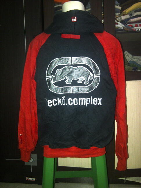 Terjual JAKET  SUKAJAN DRAGON SWEATER HOODIE ECKO  DC VOLCOM 