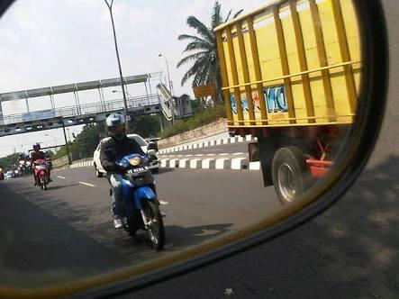 berkendara aman