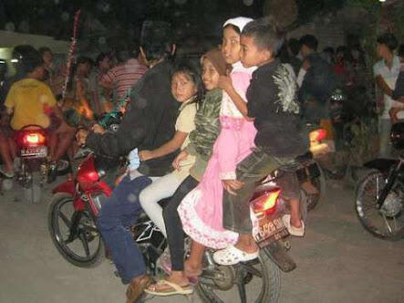 berkendara aman