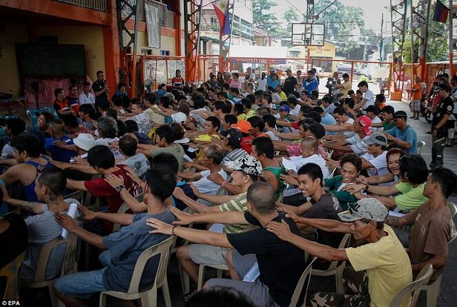 PICS: Hanya dalam 1 bln 300 pengedar NARKOBA dibantai atas perintah presiden Filipina