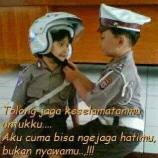 Pakai Helm, Selamatkan Diri