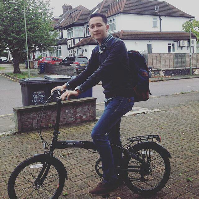 Hanif Thamrin, Sosok pemuda Minang yang Bekerja di Manchester City