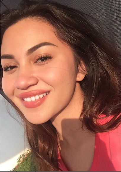 Selfie Cantik Ariel Tatum Bikin Netizen Salah Fokus.