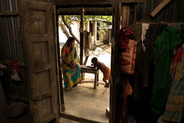 Penampakan &quot;Seorang Bocah dan Pria Tua&quot; Dalam Satu Raga di Bangladesh