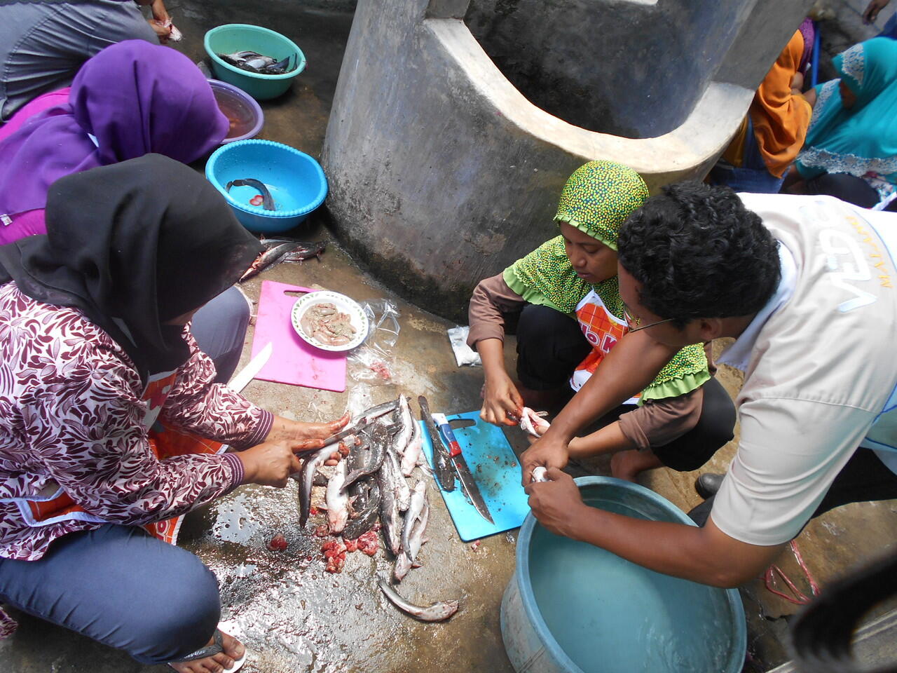 mari membuat ikan lele asap gan, kalo di gorontalo namanya lele fufu