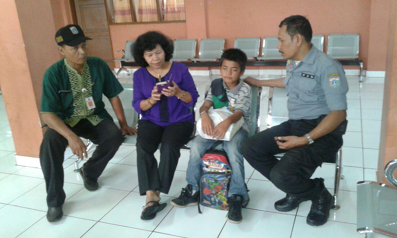 Anak Telantar ditemukan Tiga Hari di Masjid 