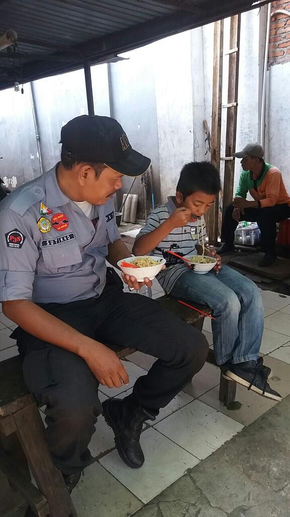Anak Telantar ditemukan Tiga Hari di Masjid 