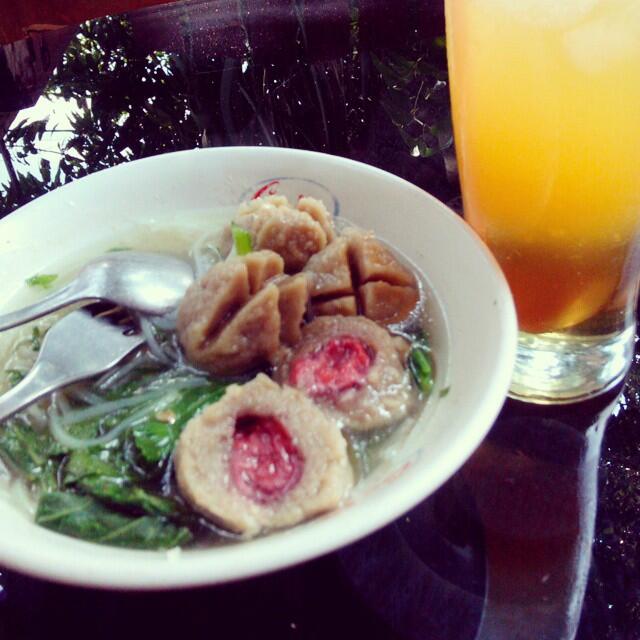 Mau makan bakso gratis ? Datang kesini yukk !!! No tipu-tipu :)