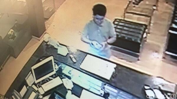 BELLA DITEMUKAN TEWAS DALAM KEADAAN BUGIL