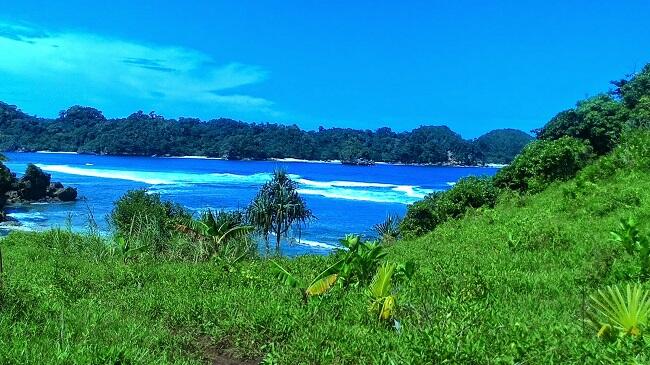 Ini Dia Pantai-Pantai Indah yang Belum Banyak Dikunjungi di Wilayah Malang