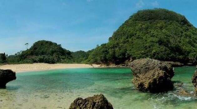 Ini Dia Pantai-Pantai Indah yang Belum Banyak Dikunjungi di Wilayah Malang