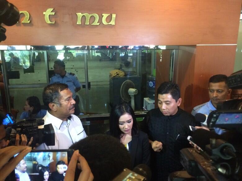 Mau Melapor ke MKD, Cita Citata Ditemui Ayah Anggota DPR Amri