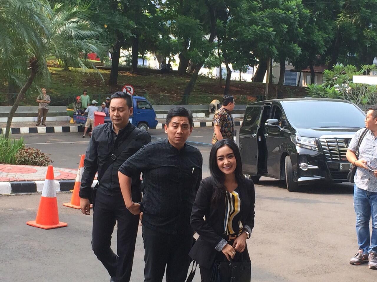 Mau Melapor ke MKD, Cita Citata Ditemui Ayah Anggota DPR Amri