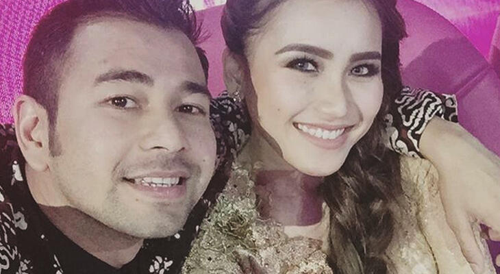 Maskapai Membenarkan Ayu Ting Ting dari belanda 17 Juli Bareng Raffi